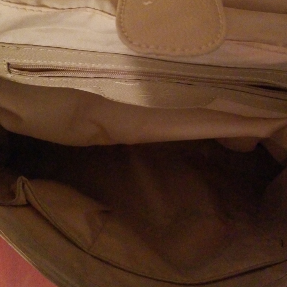 Purse - Picture 2 of 4